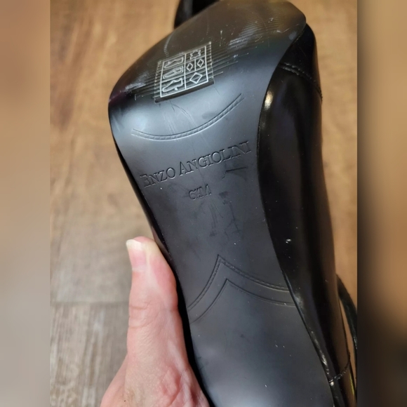 Enzo Angiolini cross strap pointy toe pumps - Picture 5 of 9